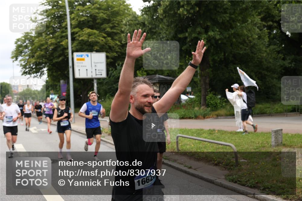 29.06.2025 - hella hamburg halbmarathon Yannick Fuchs http://msf.ph/oto/8307937 29.06.2025 10:50:28 20KM 1583, 1955, 2083, 2741, 3413, 4152, 4594, 4813, 5418, 5492, 5570, 5744, 6399, 6416, 6835, 7037, 7547, 8542, 8652, 8669, 8968, 8996, 9246, 9727, 9884, 9903, 9907, 9934, 10084, 10093, 10665, 11870, 12348, 12440, 12590, 12712, 13394, 13666, 13691, 13750, 14408, 14588, 14678, 14867, 15097, 15407, 15431, 15695, 16008, 16009, 16121, 16620, 16634, 16679, 17268, 17660, 17993, 18719, 18867, 18899, 19091 meine-sportfotos.de