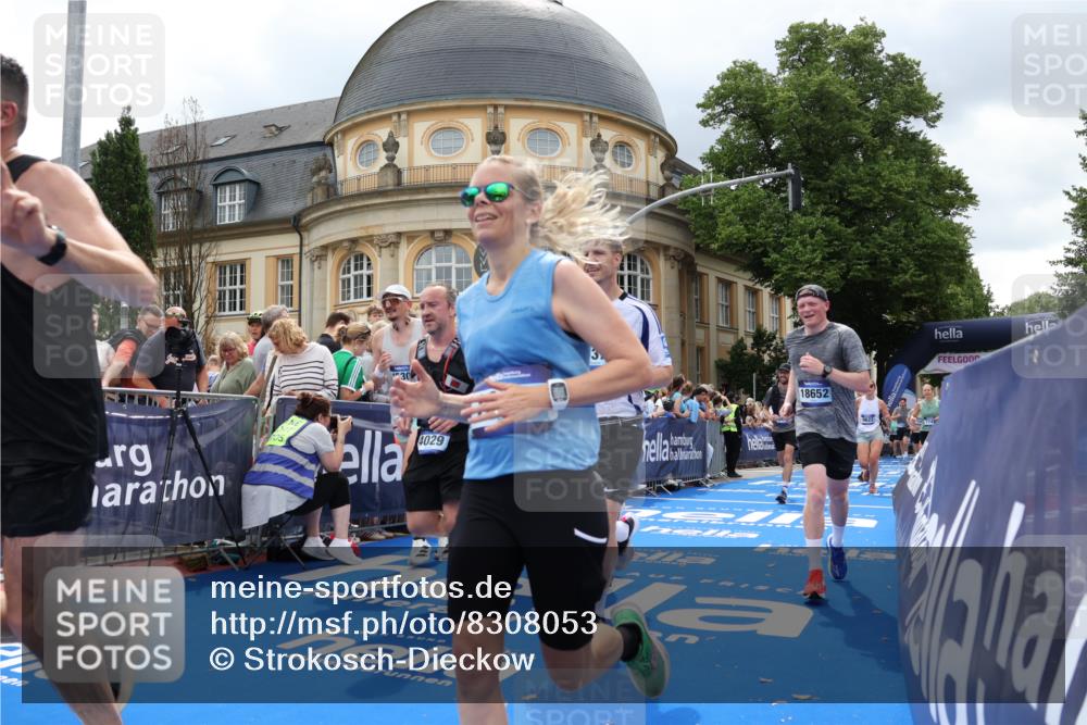 29.06.2025 - hella hamburg halbmarathon Strokosch-Dieckow http://msf.ph/oto/8308053 29.06.2025 10:56:23 Ziel 1583, 3048, 4029, 5672, 6399, 7547, 7742, 8863, 9622, 10665, 11231, 11309, 15300, 15407, 15818, 16257, 16261, 16375, 17268, 17734, 18117, 18495, 18652, 18741, 18746, 18835 meine-sportfotos.de
