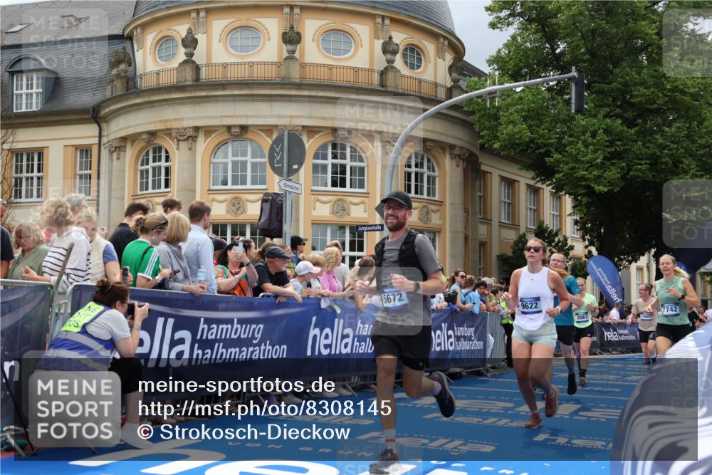 29.06.2025 - hella hamburg halbmarathon Strokosch-Dieckow http://msf.ph/oto/8308145 29.06.2025 10:56:25 Ziel 1583, 3048, 3413, 4029, 5672, 5744, 6399, 7742, 8542, 8652, 8863, 9622, 10093, 10665, 11231, 11309, 15300, 15407, 15818, 16257, 16261, 16375, 17268, 17734, 18117, 18495, 18652, 18741, 18746, 18835 meine-sportfotos.de