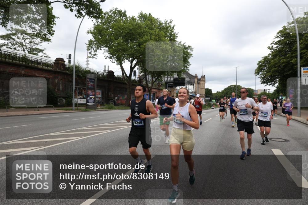 29.06.2025 - hella hamburg halbmarathon Yannick Fuchs http://msf.ph/oto/8308149 29.06.2025 10:50:29 20KM 1583, 1955, 2083, 2741, 3413, 3836, 4152, 4594, 4813, 5418, 5492, 5570, 6399, 6416, 6835, 7037, 7547, 8542, 8652, 8669, 8968, 8996, 9246, 9727, 9884, 9903, 9907, 9934, 10084, 10093, 10665, 11870, 12348, 12440, 12590, 12712, 13394, 13666, 13691, 13750, 14408, 14588, 14678, 14867, 15097, 15407, 15431, 15695, 16008, 16009, 16121, 16620, 16634, 16679, 17268, 17660, 17993, 18719, 18867, 18899, 19091 meine-sportfotos.de