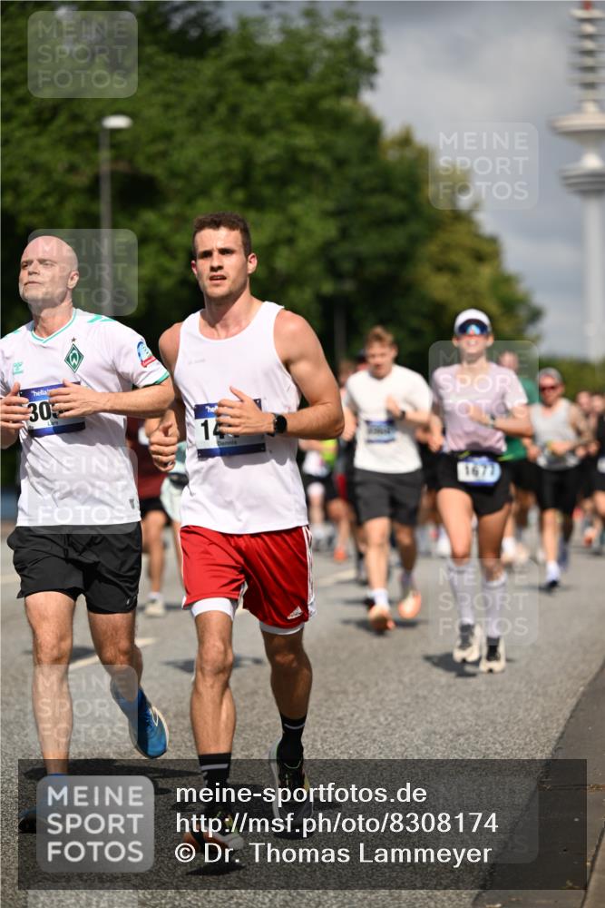 29.06.2025 - hella hamburg halbmarathon Dr. Thomas Lammeyer http://msf.ph/oto/8308174 29.06.2025 09:54:36 Kennedybrücke 1256, 1441, 1677, 1962, 2546, 2579, 3056, 3947, 4854, 4865, 4888, 4889, 4893, 5026, 5087, 5275, 5506, 5752, 5916, 6429, 6593, 6639, 6721, 6901, 7116, 7284, 7378, 7635, 7693, 8091, 8122, 8319, 8574, 8966, 9313, 9371, 9755, 9833, 9885, 10064, 10193, 10415, 10469 meine-sportfotos.de