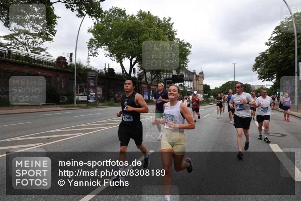 29.06.2025 - hella hamburg halbmarathon Yannick Fuchs http://msf.ph/oto/8308189 29.06.2025 10:50:29 20KM 1583, 1955, 2083, 2741, 3413, 3836, 4152, 4594, 4813, 5418, 5492, 5570, 6399, 6416, 6835, 7037, 7547, 8542, 8652, 8669, 8968, 8996, 9246, 9727, 9884, 9903, 9907, 9934, 10084, 10093, 10665, 11870, 12348, 12440, 12590, 12712, 13394, 13666, 13691, 13750, 14408, 14588, 14678, 14867, 15097, 15407, 15431, 15695, 16008, 16009, 16121, 16620, 16634, 16679, 17268, 17660, 17993, 18719, 18867, 18899, 19091 meine-sportfotos.de
