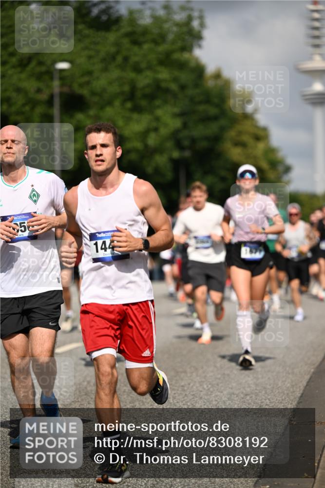 29.06.2025 - hella hamburg halbmarathon Dr. Thomas Lammeyer http://msf.ph/oto/8308192 29.06.2025 09:54:36 Kennedybrücke 1256, 1441, 1677, 1962, 2546, 2579, 3056, 3947, 4854, 4865, 4888, 4889, 4893, 5026, 5087, 5275, 5506, 5752, 5916, 6429, 6593, 6639, 6721, 6901, 7116, 7284, 7378, 7635, 7693, 8091, 8122, 8319, 8574, 8966, 9313, 9371, 9755, 9833, 9885, 10064, 10193, 10415, 10469 meine-sportfotos.de