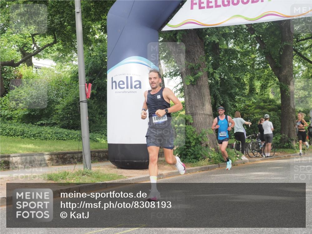 29.06.2025 - hella hamburg halbmarathon KatJ http://msf.ph/oto/8308193 29.06.2025 10:14:56 Zwischen KM18-KM19  meine-sportfotos.de