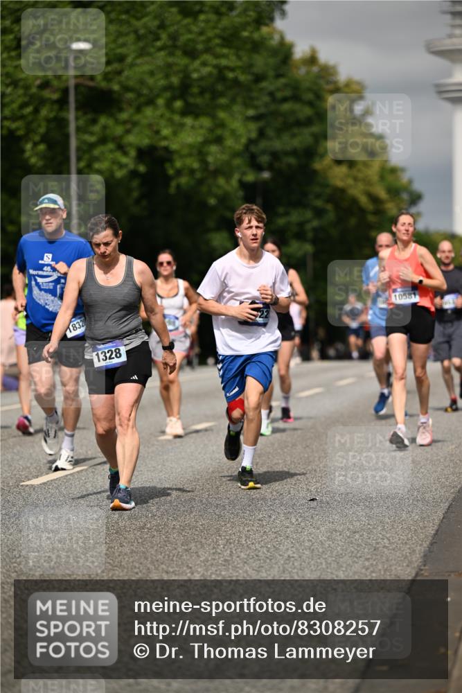 29.06.2025 - hella hamburg halbmarathon Dr. Thomas Lammeyer http://msf.ph/oto/8308257 29.06.2025 10:17:04 Kennedybrücke 1007, 1020, 1051, 1328, 3360, 4187, 4554, 5597, 5598, 6489, 7873, 8115, 8279, 9527, 10581 meine-sportfotos.de
