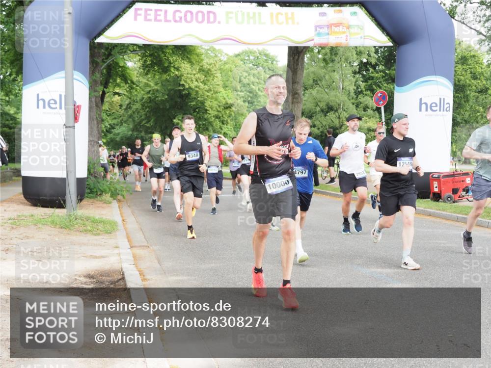 29.06.2025 - hella hamburg halbmarathon MichiJ http://msf.ph/oto/8308274 29.06.2025 10:35:48 Zwischen KM18-KM19 2839, 2869, 2953, 4553, 6009, 9482, 10000, 12549, 14797, 15735, 15784, 16592, 16766, 17915, 18430, 18887 meine-sportfotos.de