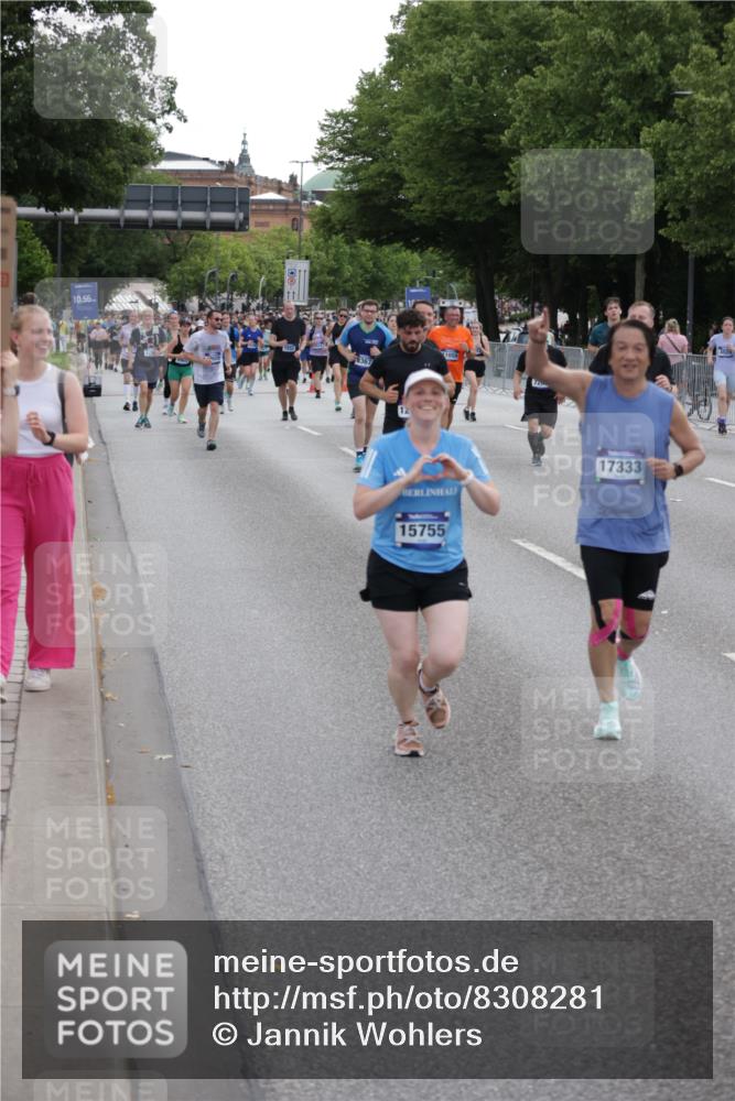29.06.2025 - hella hamburg halbmarathon Jannik Wohlers http://msf.ph/oto/8308281 29.06.2025 10:38:19 Lombardsbrücke 56, 1232, 1390, 1721, 2576, 2660, 2693, 3216, 3323, 3726, 3927, 4028, 4259, 4260, 4316, 5617, 5684, 5913, 6695, 6696, 6875, 7148, 7263, 7371, 7561, 7849, 8367, 8583, 8635, 8747, 9004, 9455, 9708, 10554, 10604, 11059, 11635, 11697, 12028, 12072, 12075, 12577, 12722, 14096, 15755, 16181, 16346, 17250, 17333, 17478, 18050, 18471, 18504 meine-sportfotos.de