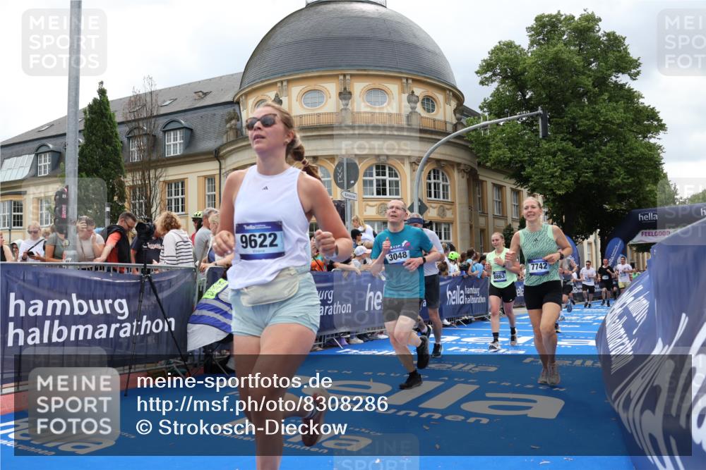 29.06.2025 - hella hamburg halbmarathon Strokosch-Dieckow http://msf.ph/oto/8308286 29.06.2025 10:56:26 Ziel 1583, 3048, 3413, 4029, 5672, 5744, 6399, 7742, 8542, 8652, 8863, 9562, 9622, 10093, 10665, 11231, 11309, 15300, 15407, 15818, 16257, 16261, 16375, 17268, 17734, 18117, 18495, 18652, 18746, 18835 meine-sportfotos.de