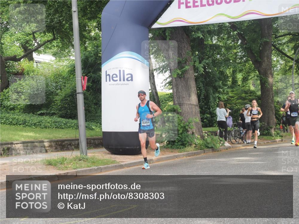 29.06.2025 - hella hamburg halbmarathon KatJ http://msf.ph/oto/8308303 29.06.2025 10:14:58 Zwischen KM18-KM19  meine-sportfotos.de