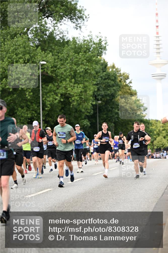 29.06.2025 - hella hamburg halbmarathon Dr. Thomas Lammeyer http://msf.ph/oto/8308328 29.06.2025 10:38:17 Kennedybrücke 1025, 1705, 1764, 1787, 2038, 2276, 2464, 2496, 2510, 2511, 2933, 3264, 3340, 3345, 3848, 4445, 4824, 4826, 4942, 5096, 5566, 5569, 5691, 6034, 6109, 6364, 6515, 6516, 6574, 6718, 6727, 7027, 7324, 7329, 7565, 7653, 7982, 8202, 8277, 8282, 8349, 8401, 9094, 9875, 10007, 10048, 10071, 10561, 10564, 11229, 11338, 11432 meine-sportfotos.de