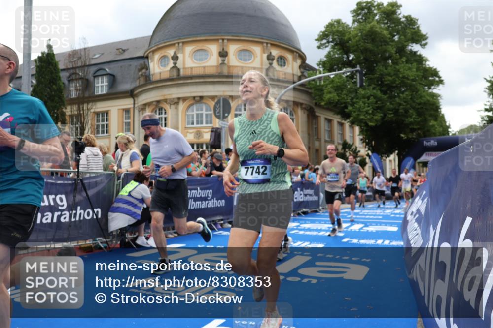 29.06.2025 - hella hamburg halbmarathon Strokosch-Dieckow http://msf.ph/oto/8308353 29.06.2025 10:56:27 Ziel 1583, 2083, 3048, 3413, 4029, 5672, 5721, 5744, 6399, 7742, 8542, 8652, 8863, 9562, 9622, 10093, 10665, 11231, 11309, 13863, 15300, 15407, 15818, 16257, 16261, 17268, 17734, 18746, 18835, 19120 meine-sportfotos.de