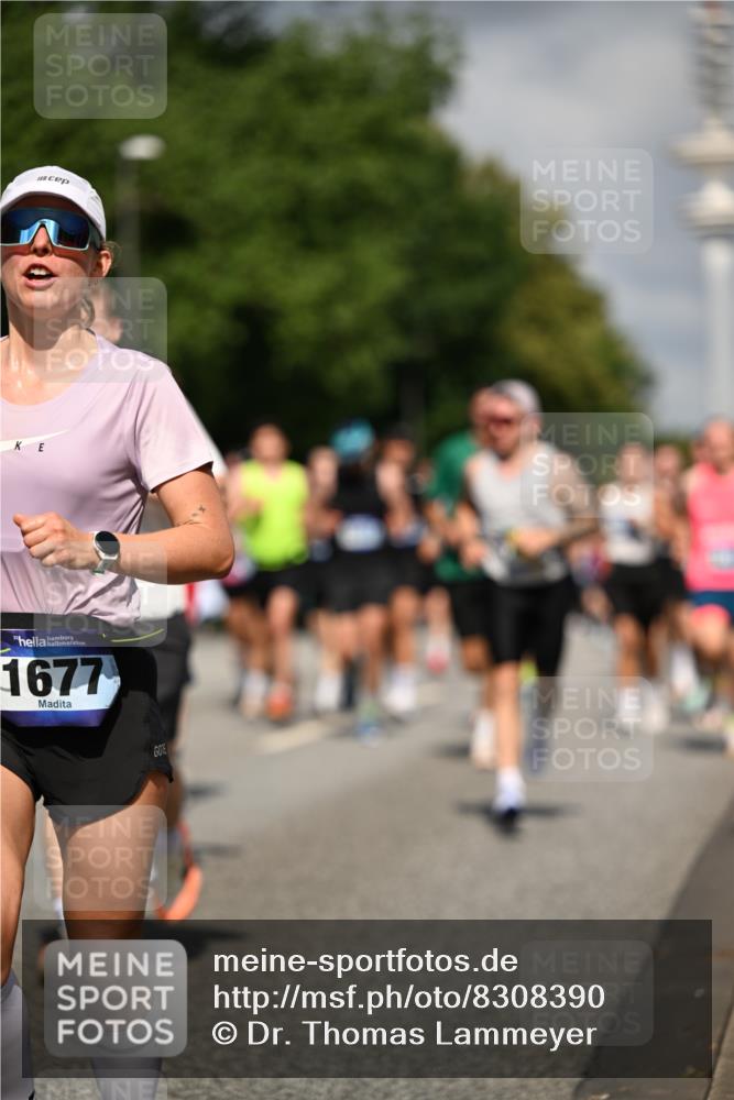 29.06.2025 - hella hamburg halbmarathon Dr. Thomas Lammeyer http://msf.ph/oto/8308390 29.06.2025 09:54:39 Kennedybrücke 1256, 1441, 1677, 1912, 1962, 2579, 3056, 3947, 4854, 4865, 4888, 4889, 5087, 5275, 5506, 6429, 6593, 6639, 6721, 6901, 7116, 7284, 7378, 7635, 7693, 8122, 8319, 8574, 8966, 9262, 9313, 9371, 9755, 9833, 9885, 10193, 10415, 10469 meine-sportfotos.de