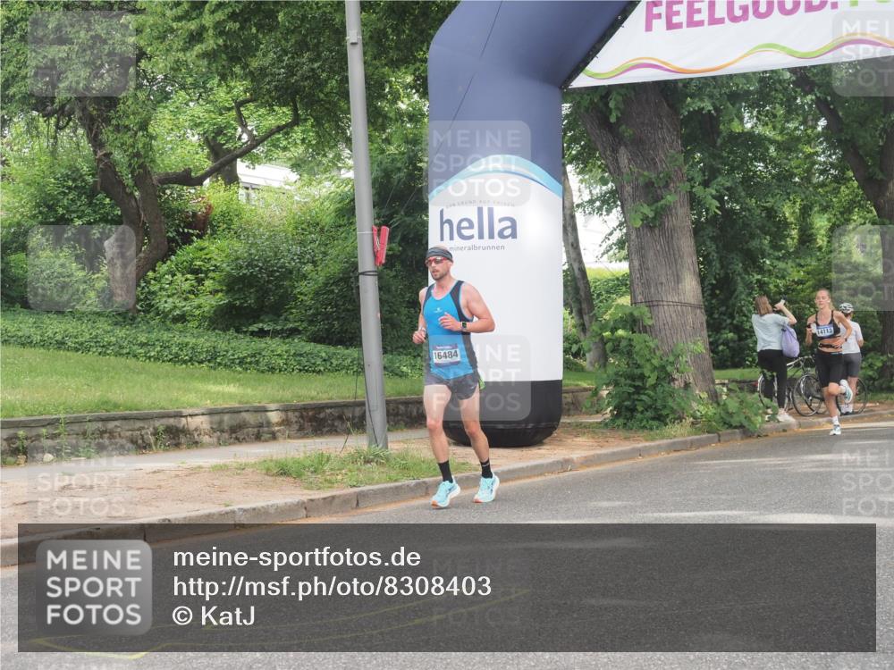 29.06.2025 - hella hamburg halbmarathon KatJ http://msf.ph/oto/8308403 29.06.2025 10:14:58 Zwischen KM18-KM19  meine-sportfotos.de