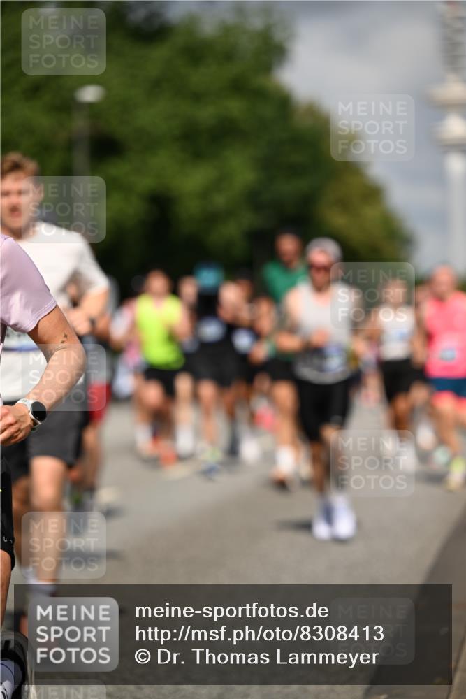29.06.2025 - hella hamburg halbmarathon Dr. Thomas Lammeyer http://msf.ph/oto/8308413 29.06.2025 09:54:39 Kennedybrücke 1256, 1441, 1677, 1912, 1962, 2579, 3056, 3947, 4854, 4865, 4888, 4889, 5087, 5275, 5506, 6429, 6593, 6639, 6721, 6901, 7116, 7284, 7378, 7635, 7693, 8122, 8319, 8574, 8966, 9262, 9313, 9371, 9755, 9833, 9885, 10193, 10415, 10469 meine-sportfotos.de