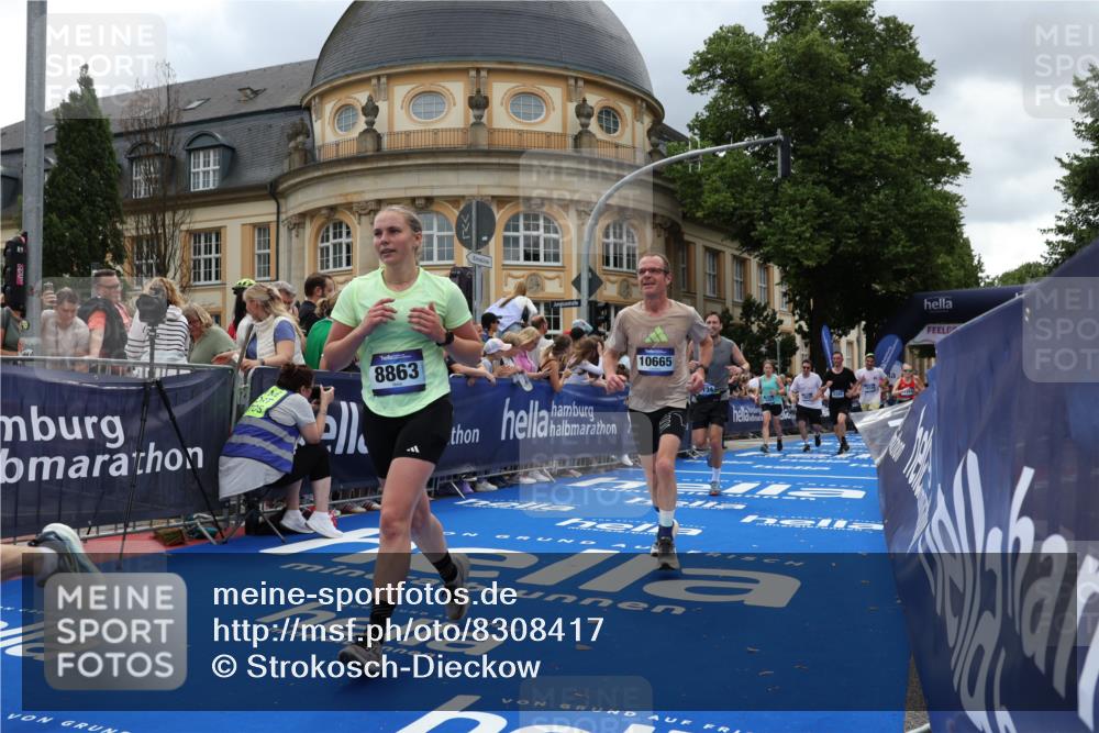 29.06.2025 - hella hamburg halbmarathon Strokosch-Dieckow http://msf.ph/oto/8308417 29.06.2025 10:56:28 Ziel 1583, 2083, 3048, 3413, 4029, 5672, 5721, 5744, 6399, 7742, 8542, 8652, 8863, 9562, 9622, 10093, 10665, 11231, 12509, 13863, 15407, 15818, 16257, 16261, 17268, 17734, 18746, 18835, 19120 meine-sportfotos.de