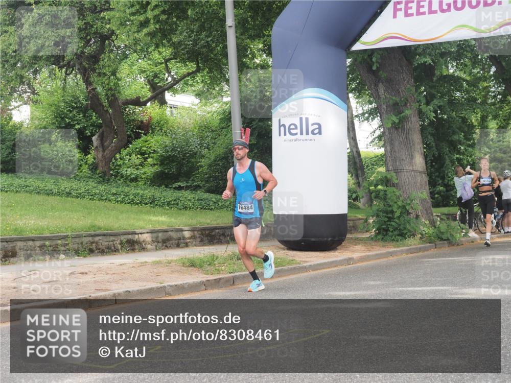 29.06.2025 - hella hamburg halbmarathon KatJ http://msf.ph/oto/8308461 29.06.2025 10:14:58 Zwischen KM18-KM19  meine-sportfotos.de