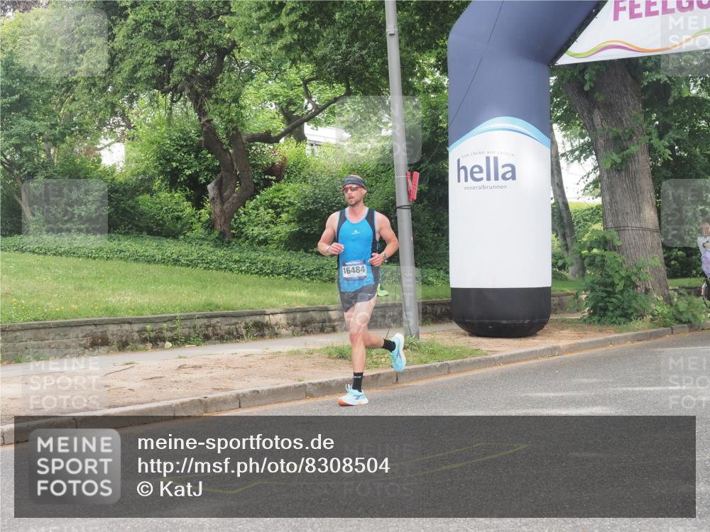29.06.2025 - hella hamburg halbmarathon KatJ http://msf.ph/oto/8308504 29.06.2025 10:14:59 Zwischen KM18-KM19  meine-sportfotos.de