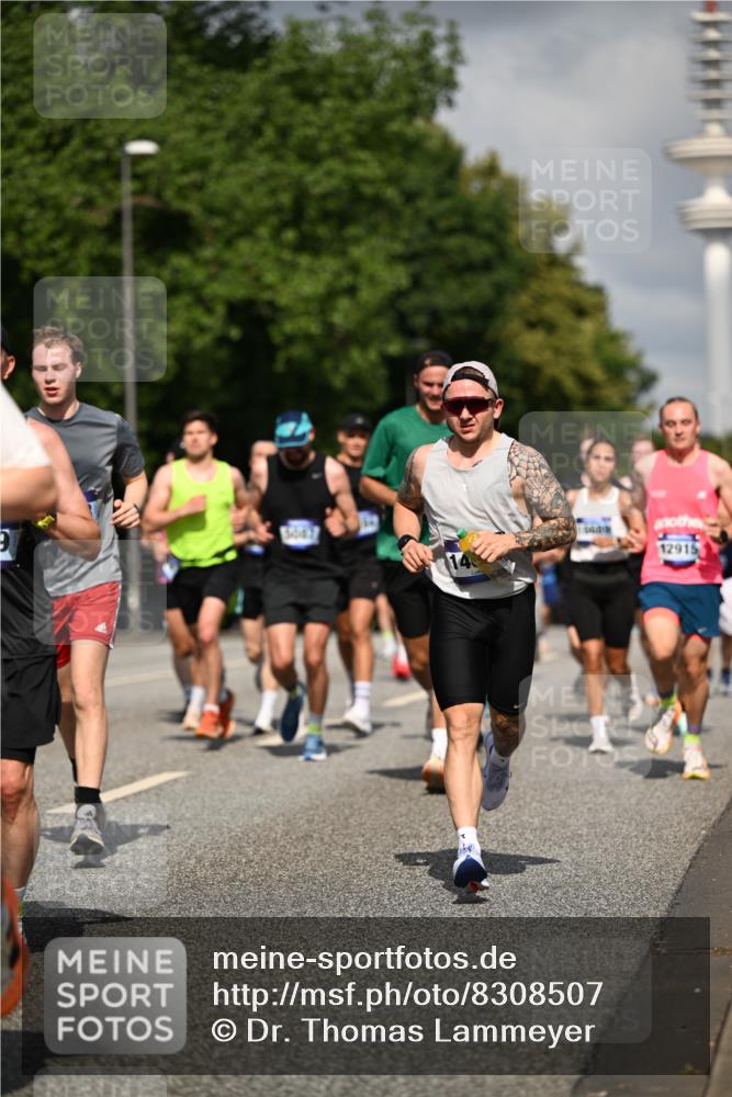 29.06.2025 - hella hamburg halbmarathon Dr. Thomas Lammeyer http://msf.ph/oto/8308507 29.06.2025 09:54:40 Kennedybrücke 1136, 1256, 1441, 1677, 1912, 1962, 2579, 3056, 3700, 3947, 4854, 4865, 4888, 4889, 5087, 5275, 5506, 6429, 6593, 6639, 6721, 6901, 7116, 7284, 7378, 7635, 7693, 8122, 8319, 8966, 9262, 9313, 9371, 9755, 9833, 9885, 10193, 10415, 10469 meine-sportfotos.de