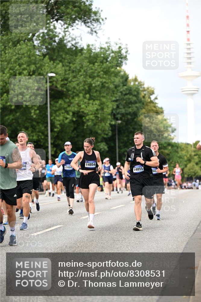 29.06.2025 - hella hamburg halbmarathon Dr. Thomas Lammeyer http://msf.ph/oto/8308531 29.06.2025 10:38:19 Kennedybrücke 1025, 1705, 1764, 1787, 2038, 2276, 2464, 2496, 2510, 2511, 2933, 3340, 3829, 4445, 4824, 4826, 4942, 5096, 5566, 5569, 5691, 6034, 6109, 6364, 6574, 6718, 6727, 7324, 7329, 7565, 7653, 7982, 8202, 8277, 8282, 9094, 9875, 10007, 10048, 10071, 10561, 10564, 11122, 11229, 11338, 11432 meine-sportfotos.de