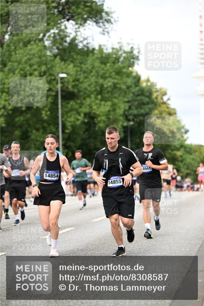 29.06.2025 - hella hamburg halbmarathon Dr. Thomas Lammeyer http://msf.ph/oto/8308587 29.06.2025 10:38:21 Kennedybrücke 1025, 1705, 1764, 1787, 2038, 2276, 2464, 2496, 2510, 2511, 2933, 3829, 4445, 4479, 4824, 4826, 4942, 5096, 5566, 5569, 5691, 6034, 6109, 6574, 6718, 6727, 7324, 7329, 7565, 8202, 8277, 8282, 9094, 9514, 9875, 10007, 10048, 10071, 10561, 10564, 11122, 11229, 11338, 11432 meine-sportfotos.de