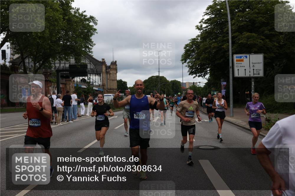 29.06.2025 - hella hamburg halbmarathon Yannick Fuchs http://msf.ph/oto/8308634 29.06.2025 10:50:30 20KM 1583, 1955, 2083, 2741, 3413, 3836, 4152, 4594, 4813, 5418, 5492, 5570, 6399, 6416, 6835, 7037, 7547, 8393, 8542, 8652, 8669, 8968, 8996, 9246, 9727, 9884, 9903, 9907, 9934, 10084, 10093, 10665, 11212, 11870, 12348, 12440, 12590, 12712, 13394, 13666, 13691, 13750, 14408, 14588, 14678, 14867, 15097, 15407, 15431, 15695, 16008, 16009, 16121, 16620, 16634, 16679, 17268, 17660, 17993, 18208, 18719, 18867, 18899, 19091 meine-sportfotos.de