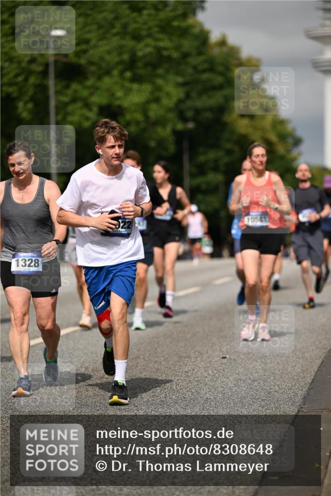 29.06.2025 - hella hamburg halbmarathon Dr. Thomas Lammeyer http://msf.ph/oto/8308648 29.06.2025 10:17:05 Kennedybrücke 1007, 1020, 1051, 1328, 4187, 4554, 5597, 5598, 6489, 7873, 8115, 8279, 9527, 10581 meine-sportfotos.de
