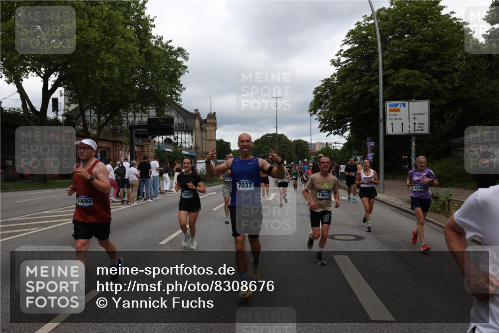 29.06.2025 - hella hamburg halbmarathon Yannick Fuchs http://msf.ph/oto/8308676 29.06.2025 10:50:31 20KM 1583, 1955, 2083, 2741, 3413, 3836, 4152, 5418, 5492, 5570, 6399, 6416, 6835, 7037, 7547, 8393, 8542, 8652, 8669, 8968, 8996, 9246, 9488, 9727, 9884, 9903, 9907, 9934, 10084, 10093, 10665, 11212, 12348, 12440, 12590, 12712, 13394, 13666, 13691, 13750, 14139, 14408, 14588, 14678, 14867, 15097, 15407, 15431, 15695, 16008, 16009, 16121, 16620, 16634, 16679, 17268, 17660, 17993, 18208, 18719, 18867, 18899, 19091 meine-sportfotos.de