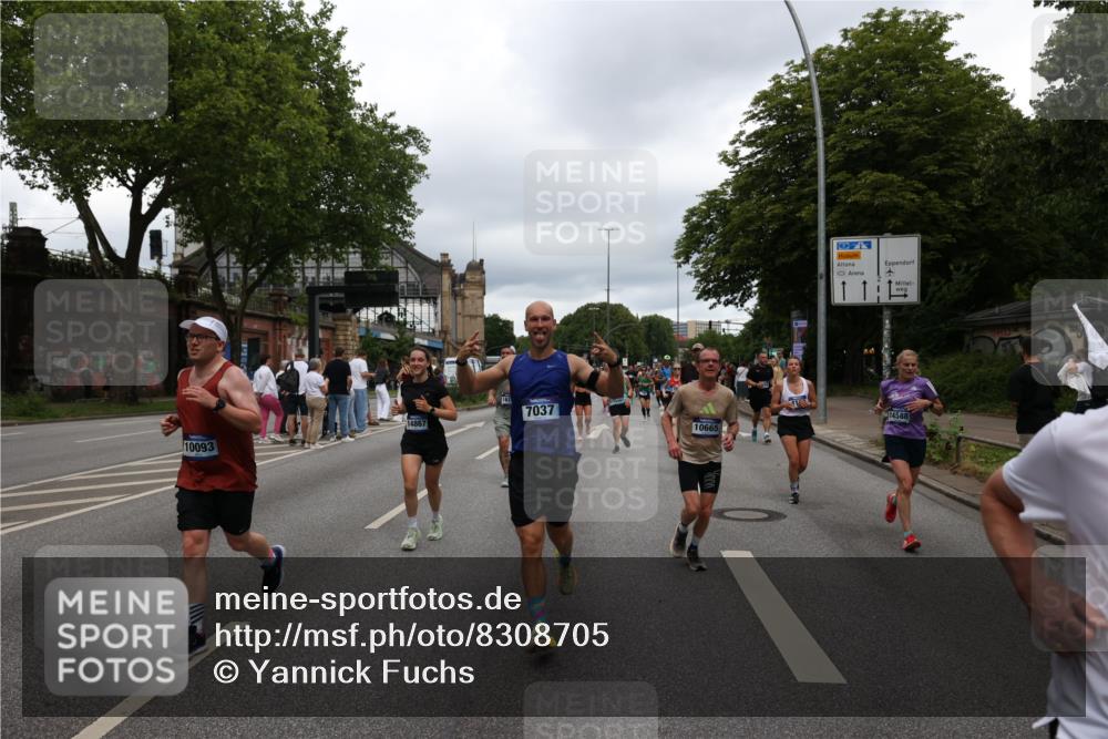 29.06.2025 - hella hamburg halbmarathon Yannick Fuchs http://msf.ph/oto/8308705 29.06.2025 10:50:31 20KM 1583, 1955, 2083, 2741, 3413, 3836, 4152, 5418, 5492, 5570, 6399, 6416, 6835, 7037, 7547, 8393, 8542, 8652, 8669, 8968, 8996, 9246, 9488, 9727, 9884, 9903, 9907, 9934, 10084, 10093, 10665, 11212, 12348, 12440, 12590, 12712, 13394, 13666, 13691, 13750, 14139, 14408, 14588, 14678, 14867, 15097, 15407, 15431, 15695, 16008, 16009, 16121, 16620, 16634, 16679, 17268, 17660, 17993, 18208, 18719, 18867, 18899, 19091 meine-sportfotos.de