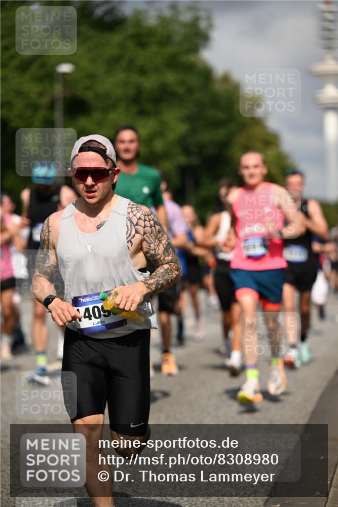 29.06.2025 - hella hamburg halbmarathon Dr. Thomas Lammeyer http://msf.ph/oto/8308980 29.06.2025 09:54:41 Kennedybrücke 1136, 1256, 1441, 1677, 1912, 1962, 2579, 3056, 3700, 3947, 4854, 4865, 4888, 4889, 5087, 5275, 6593, 6639, 6721, 6901, 7116, 7284, 7378, 7635, 7693, 8122, 8319, 8966, 9262, 9313, 9371, 9755, 9833, 9885, 10193, 10415, 10469 meine-sportfotos.de