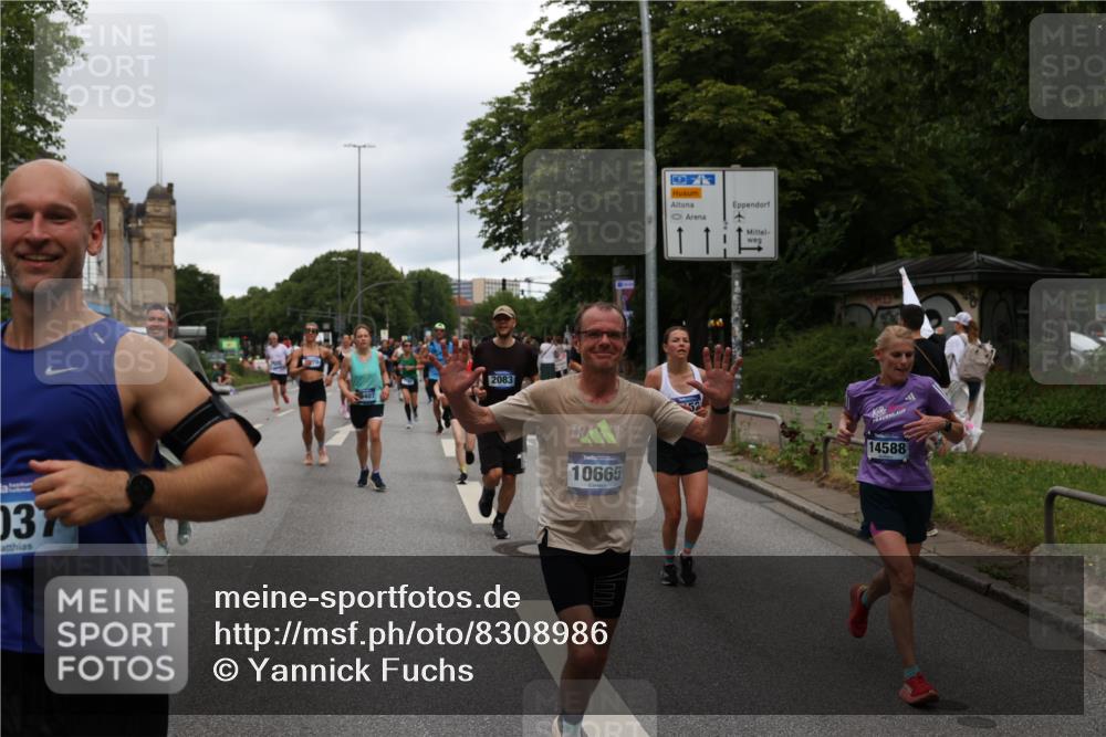 29.06.2025 - hella hamburg halbmarathon Yannick Fuchs http://msf.ph/oto/8308986 29.06.2025 10:50:31 20KM 1583, 1955, 2083, 2741, 3413, 3836, 4152, 5418, 5492, 5570, 6399, 6416, 6835, 7037, 7547, 8393, 8542, 8652, 8669, 8968, 8996, 9246, 9488, 9727, 9884, 9903, 9907, 9934, 10084, 10093, 10665, 11212, 12348, 12440, 12590, 12712, 13394, 13666, 13691, 13750, 14139, 14408, 14588, 14678, 14867, 15097, 15407, 15431, 15695, 16008, 16009, 16121, 16620, 16634, 16679, 17268, 17660, 17993, 18208, 18719, 18867, 18899, 19091 meine-sportfotos.de