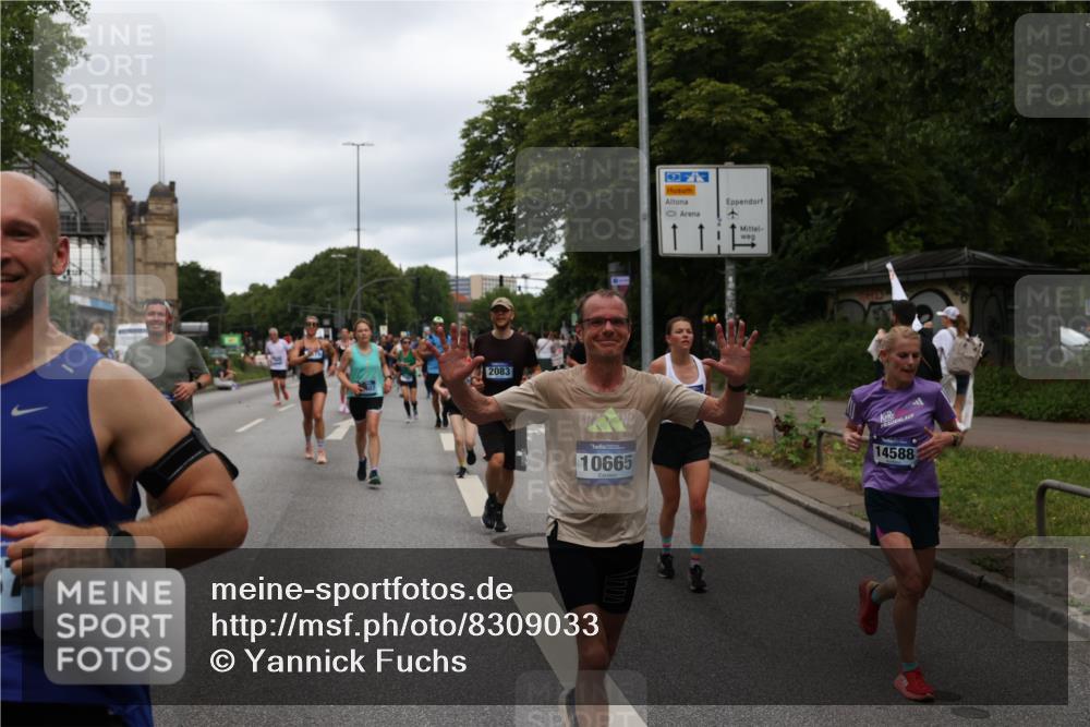 29.06.2025 - hella hamburg halbmarathon Yannick Fuchs http://msf.ph/oto/8309033 29.06.2025 10:50:31 20KM 1583, 1955, 2083, 2741, 3413, 3836, 4152, 5418, 5492, 5570, 6399, 6416, 6835, 7037, 7547, 8393, 8542, 8652, 8669, 8968, 8996, 9246, 9488, 9727, 9884, 9903, 9907, 9934, 10084, 10093, 10665, 11212, 12348, 12440, 12590, 12712, 13394, 13666, 13691, 13750, 14139, 14408, 14588, 14678, 14867, 15097, 15407, 15431, 15695, 16008, 16009, 16121, 16620, 16634, 16679, 17268, 17660, 17993, 18208, 18719, 18867, 18899, 19091 meine-sportfotos.de