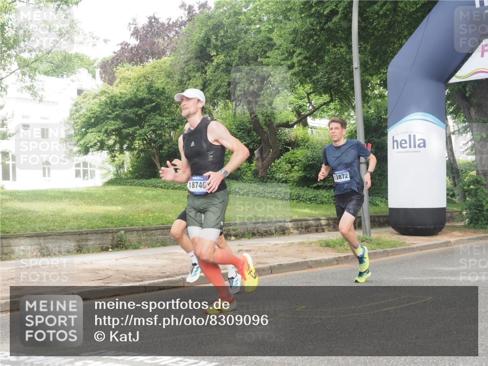 29.06.2025 - hella hamburg halbmarathon KatJ http://msf.ph/oto/8309096 29.06.2025 10:15:02 Zwischen KM18-KM19  meine-sportfotos.de