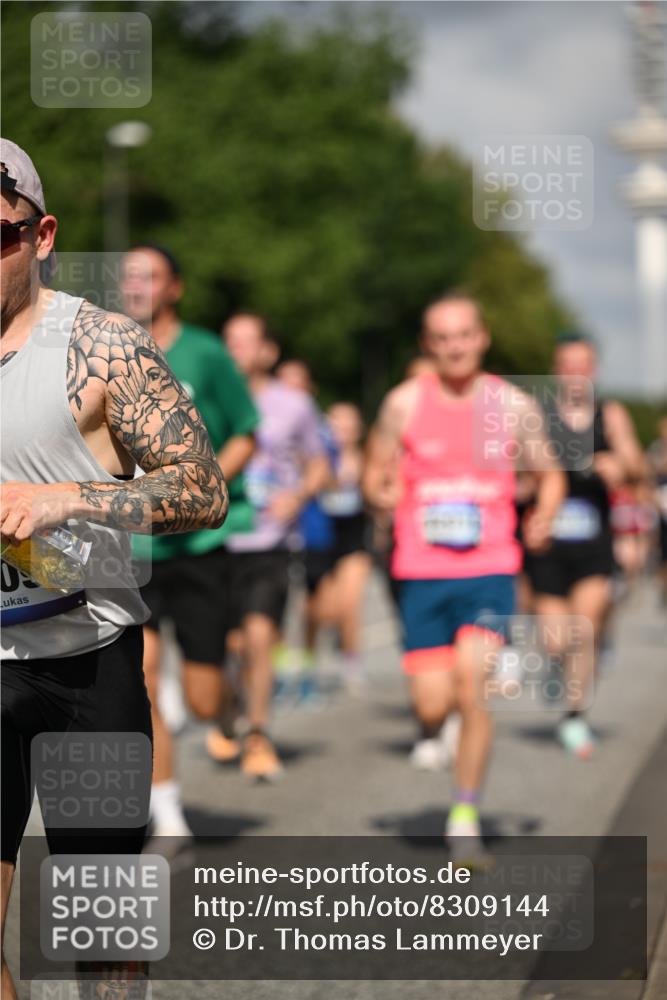 29.06.2025 - hella hamburg halbmarathon Dr. Thomas Lammeyer http://msf.ph/oto/8309144 29.06.2025 09:54:42 Kennedybrücke 1136, 1256, 1441, 1677, 1912, 1962, 2579, 2972, 3056, 3700, 3947, 4759, 4854, 4865, 4888, 4889, 5087, 5275, 6593, 6639, 6721, 6901, 7116, 7284, 7378, 7635, 7693, 8122, 8319, 8966, 9262, 9313, 9371, 9755, 9833, 9885, 10193, 10415, 10469 meine-sportfotos.de