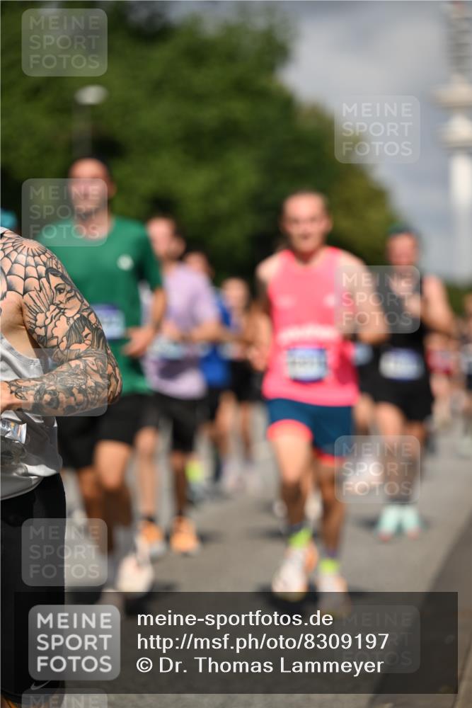 29.06.2025 - hella hamburg halbmarathon Dr. Thomas Lammeyer http://msf.ph/oto/8309197 29.06.2025 09:54:42 Kennedybrücke 1136, 1256, 1441, 1677, 1912, 1962, 2579, 2972, 3056, 3700, 3947, 4759, 4854, 4865, 4888, 4889, 5087, 5275, 6593, 6639, 6721, 6901, 7116, 7284, 7378, 7635, 7693, 8122, 8319, 8966, 9262, 9313, 9371, 9755, 9833, 9885, 10193, 10415, 10469 meine-sportfotos.de