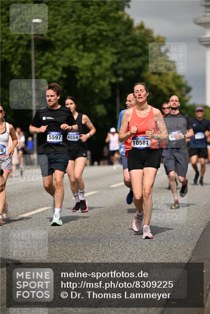 29.06.2025 - hella hamburg halbmarathon Dr. Thomas Lammeyer http://msf.ph/oto/8309225 29.06.2025 10:17:07 Kennedybrücke 1007, 1020, 1051, 1328, 1859, 3218, 4187, 4554, 5597, 5598, 6489, 7346, 7873, 8115, 8279, 9527, 10581 meine-sportfotos.de