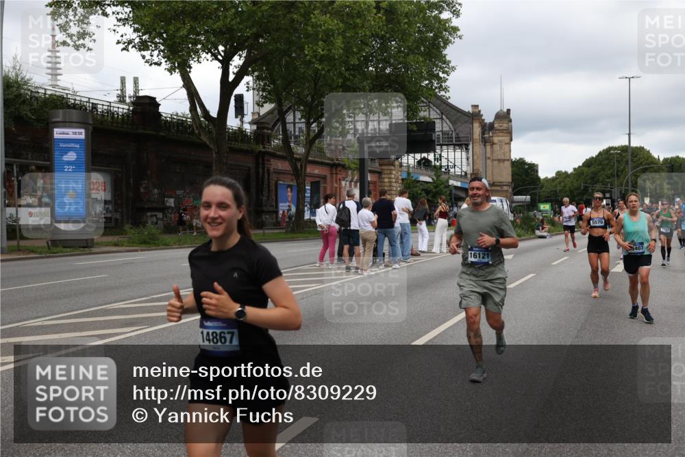 29.06.2025 - hella hamburg halbmarathon Yannick Fuchs http://msf.ph/oto/8309229 29.06.2025 10:50:32 20KM 1583, 1955, 2083, 2741, 3413, 3836, 4152, 5418, 5492, 5570, 6399, 6416, 6835, 7037, 7547, 7716, 8393, 8542, 8652, 8669, 8968, 8996, 9246, 9488, 9727, 9884, 9903, 9907, 9934, 10084, 10093, 10665, 11083, 11212, 12348, 12440, 12523, 12590, 12712, 13394, 13666, 13691, 13750, 14139, 14408, 14588, 14678, 14867, 15097, 15407, 15431, 15695, 16121, 16620, 16634, 16679, 17268, 17660, 17993, 18208, 18652, 18719, 18867, 18899, 19091 meine-sportfotos.de