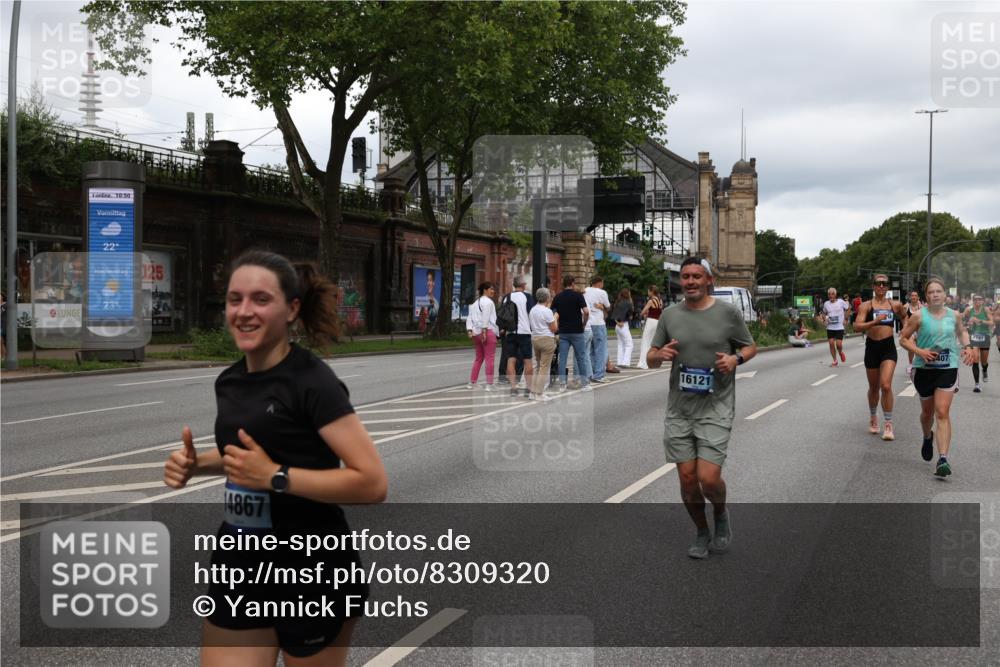 29.06.2025 - hella hamburg halbmarathon Yannick Fuchs http://msf.ph/oto/8309320 29.06.2025 10:50:32 20KM 1583, 1955, 2083, 2741, 3413, 3836, 4152, 5418, 5492, 5570, 6399, 6416, 6835, 7037, 7547, 7716, 8393, 8542, 8652, 8669, 8968, 8996, 9246, 9488, 9727, 9884, 9903, 9907, 9934, 10084, 10093, 10665, 11083, 11212, 12348, 12440, 12523, 12590, 12712, 13394, 13666, 13691, 13750, 14139, 14408, 14588, 14678, 14867, 15097, 15407, 15431, 15695, 16121, 16620, 16634, 16679, 17268, 17660, 17993, 18208, 18652, 18719, 18867, 18899, 19091 meine-sportfotos.de