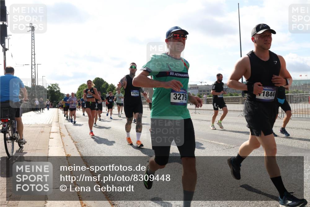 29.06.2025 - hella hamburg halbmarathon Lena Gebhardt http://msf.ph/oto/8309448 29.06.2025 09:59:45 Lombardsbrücke 1660, 53, 15263, 3279, 15349, 1844, 7, 1006, 1125, 1319, 1334, 1366, 1595, 1642, 1834, 1914, 1955, 2282, 2348, 2364, 2391, 2432, 2630, 2676, 2677, 2910, 3112, 3279, 3668, 3836, 4013, 4231, 4426, 4772, 4837, 5015, 5134, 5277, 5299, 5341, 5457, 5458, 5465, 5866, 6174, 6201, 6202, 6414, 6415, 6416, 6462, 6587, 7037, 7129, 7130, 7395, 7833, 8330, 8520, 8542, 8652, 8846, 8929, 9142, 9488, 9903, 9907, 9922, 9984, 10020, 10031, 11039, 11568, 11844 meine-sportfotos.de