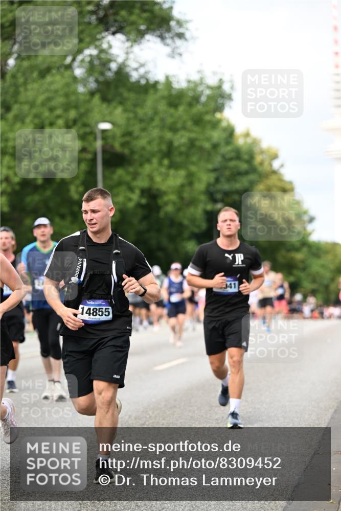 29.06.2025 - hella hamburg halbmarathon Dr. Thomas Lammeyer http://msf.ph/oto/8309452 29.06.2025 10:38:22 Kennedybrücke 1025, 1705, 1764, 1787, 2038, 2276, 2464, 2496, 2510, 2511, 2933, 3145, 3829, 4445, 4479, 4824, 4826, 4942, 5096, 5566, 5569, 5691, 6034, 6109, 6574, 6718, 6727, 7324, 7329, 7565, 8202, 8277, 8282, 9094, 9514, 9875, 10007, 10071, 10561, 10564, 11122, 11338, 11432 meine-sportfotos.de