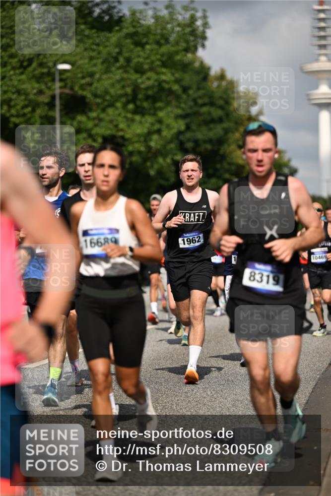 29.06.2025 - hella hamburg halbmarathon Dr. Thomas Lammeyer http://msf.ph/oto/8309508 29.06.2025 09:54:43 Kennedybrücke 1136, 1256, 1441, 1677, 1912, 1962, 2579, 2972, 3056, 3700, 3947, 4759, 4854, 4865, 4888, 4889, 5087, 5275, 6593, 6639, 6721, 6901, 7116, 7284, 7378, 7635, 7693, 8122, 8319, 8966, 9262, 9313, 9371, 9755, 9833, 9885, 10193, 10415, 10469 meine-sportfotos.de