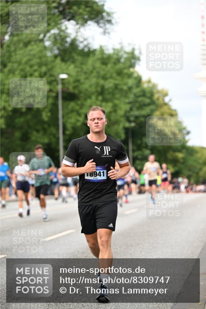 29.06.2025 - hella hamburg halbmarathon Dr. Thomas Lammeyer http://msf.ph/oto/8309747 29.06.2025 10:38:23 Kennedybrücke 1025, 1705, 1764, 1787, 2038, 2276, 2464, 2496, 2510, 2511, 2933, 3145, 3829, 4445, 4479, 4540, 4824, 4942, 5096, 5566, 5569, 5691, 6034, 6109, 6574, 6718, 6727, 7324, 7329, 7565, 7644, 8202, 8277, 8282, 9094, 9514, 9875, 10007, 10071, 10561, 10564, 11122, 11338, 11432 meine-sportfotos.de