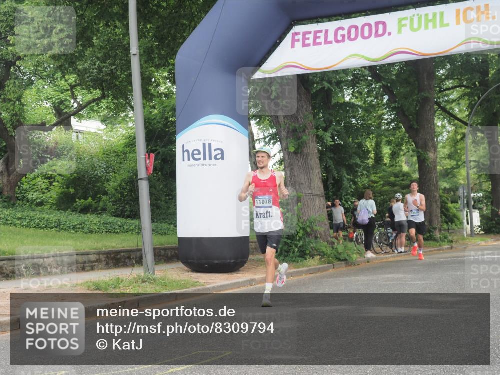 29.06.2025 - hella hamburg halbmarathon KatJ http://msf.ph/oto/8309794 29.06.2025 10:15:09 Zwischen KM18-KM19 1241 meine-sportfotos.de