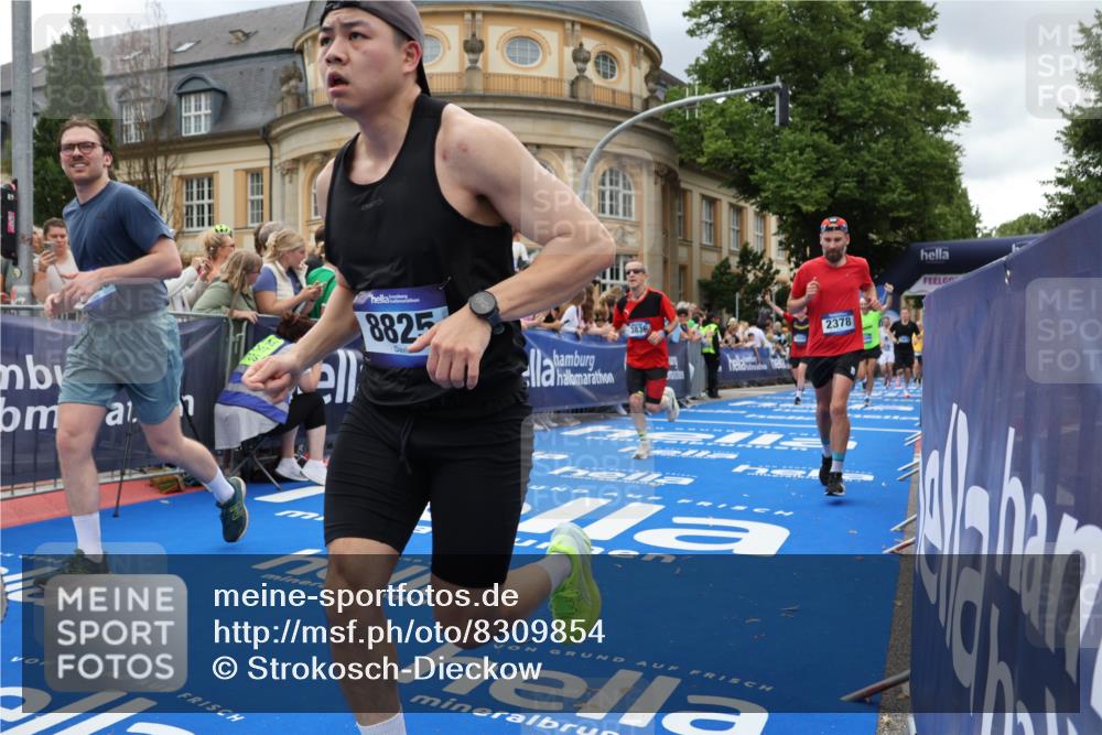 29.06.2025 - hella hamburg halbmarathon Strokosch-Dieckow http://msf.ph/oto/8309854 29.06.2025 10:56:48 Ziel 1955, 2282, 2378, 2741, 2759, 3836, 5418, 6835, 7716, 8825, 8996, 13816, 14369, 14461, 15097, 15134, 15431, 15712, 16008, 16009, 16043, 16121, 16620, 16679, 17133, 18634 meine-sportfotos.de