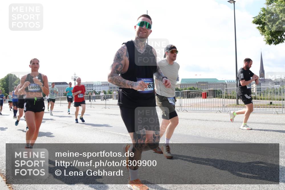 29.06.2025 - hella hamburg halbmarathon Lena Gebhardt http://msf.ph/oto/8309900 29.06.2025 09:59:47 Lombardsbrücke 5277, 16609, 8330, 63, 1006, 1125, 1319, 1334, 1366, 1595, 1642, 1834, 1914, 1955, 2282, 2348, 2364, 2391, 2432, 2582, 2584, 2630, 2676, 2677, 2910, 3112, 3279, 3668, 3836, 4013, 4231, 4426, 4772, 4837, 5015, 5134, 5277, 5299, 5341, 5465, 5866, 6174, 6201, 6202, 6414, 6415, 6416, 6462, 6587, 7037, 7395, 7833, 8330, 8520, 8542, 8652, 8846, 8929, 9142, 9488, 9903, 9907, 9922, 9984, 10020, 10031, 11039, 11568, 11844 meine-sportfotos.de