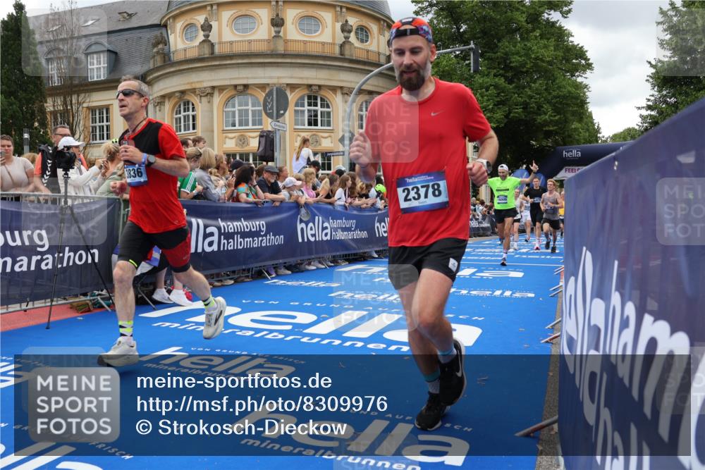 29.06.2025 - hella hamburg halbmarathon Strokosch-Dieckow http://msf.ph/oto/8309976 29.06.2025 10:56:50 Ziel 1955, 2282, 2378, 2741, 2759, 3836, 5033, 5418, 6835, 7716, 8825, 8996, 11043, 13816, 14369, 14461, 14678, 15097, 15134, 15431, 16008, 16009, 16620, 16679, 17133, 18634 meine-sportfotos.de