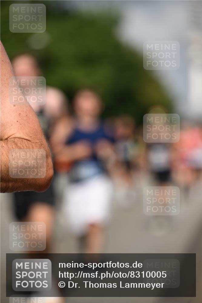 29.06.2025 - hella hamburg halbmarathon Dr. Thomas Lammeyer http://msf.ph/oto/8310005 29.06.2025 09:54:46 Kennedybrücke 1136, 1256, 1441, 1677, 1912, 1941, 1962, 2579, 2972, 3056, 3523, 3700, 3947, 4759, 4843, 4854, 4865, 4888, 4889, 5087, 5275, 5375, 6593, 6639, 6721, 6901, 7116, 7284, 7378, 7635, 7693, 8122, 8319, 8966, 9262, 9313, 9371, 9380, 9755, 9833, 9885, 10193, 10415, 10469 meine-sportfotos.de