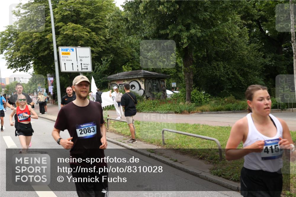 29.06.2025 - hella hamburg halbmarathon Yannick Fuchs http://msf.ph/oto/8310028 29.06.2025 10:50:33 20KM 1583, 1955, 2083, 2741, 3413, 3836, 4152, 5418, 5492, 5570, 6399, 6416, 6835, 7037, 7547, 7716, 8393, 8542, 8652, 8669, 8825, 8968, 8996, 9246, 9488, 9727, 9884, 9903, 9907, 9934, 10084, 10093, 10665, 11083, 11212, 12014, 12348, 12440, 12523, 12590, 12712, 13394, 13666, 13691, 13750, 14139, 14408, 14588, 14678, 14867, 15097, 15407, 15431, 15695, 16121, 16257, 16261, 16620, 16634, 16679, 17268, 17660, 17993, 18208, 18652, 18719, 18867, 18899, 19091 meine-sportfotos.de