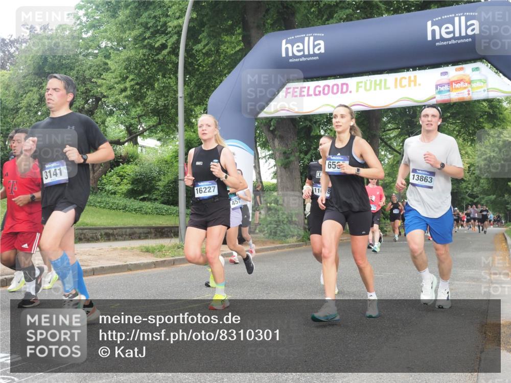 29.06.2025 - hella hamburg halbmarathon KatJ http://msf.ph/oto/8310301 29.06.2025 10:44:33 Zwischen KM18-KM19 1239, 1387, 3141, 4579, 6592 meine-sportfotos.de