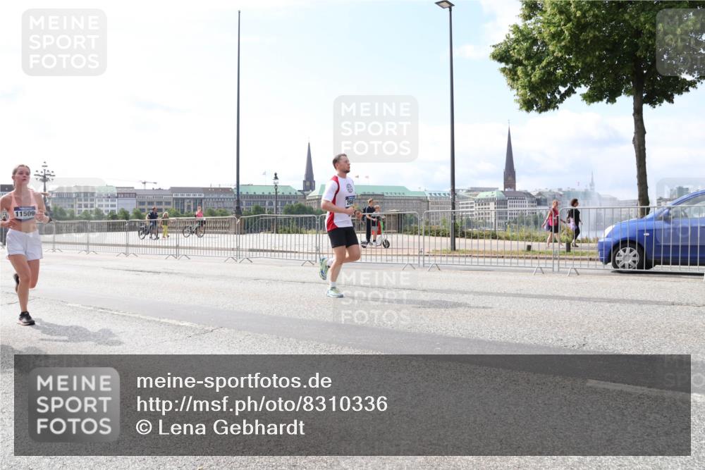 29.06.2025 - hella hamburg halbmarathon Lena Gebhardt http://msf.ph/oto/8310336 29.06.2025 10:12:15 Lombardsbrücke 11509, 1062, 1610, 1790, 1850, 2661, 2963, 2964, 3182, 3248, 3262, 3746, 4453, 4499, 4554, 5166, 5176, 5379, 5597, 5598, 6822, 6871, 6966, 7014, 7474, 9191, 9253, 9254, 9405, 9705, 10042, 10409, 10581, 10685, 11507, 11509, 11525, 11537, 11581, 11917, 12473, 13171, 13542, 13958, 14060, 14196, 14313, 14384, 14863, 14868, 15137, 16379, 16473, 16976, 17638, 17774, 18261, 18395, 18429, 18493, 18655 meine-sportfotos.de