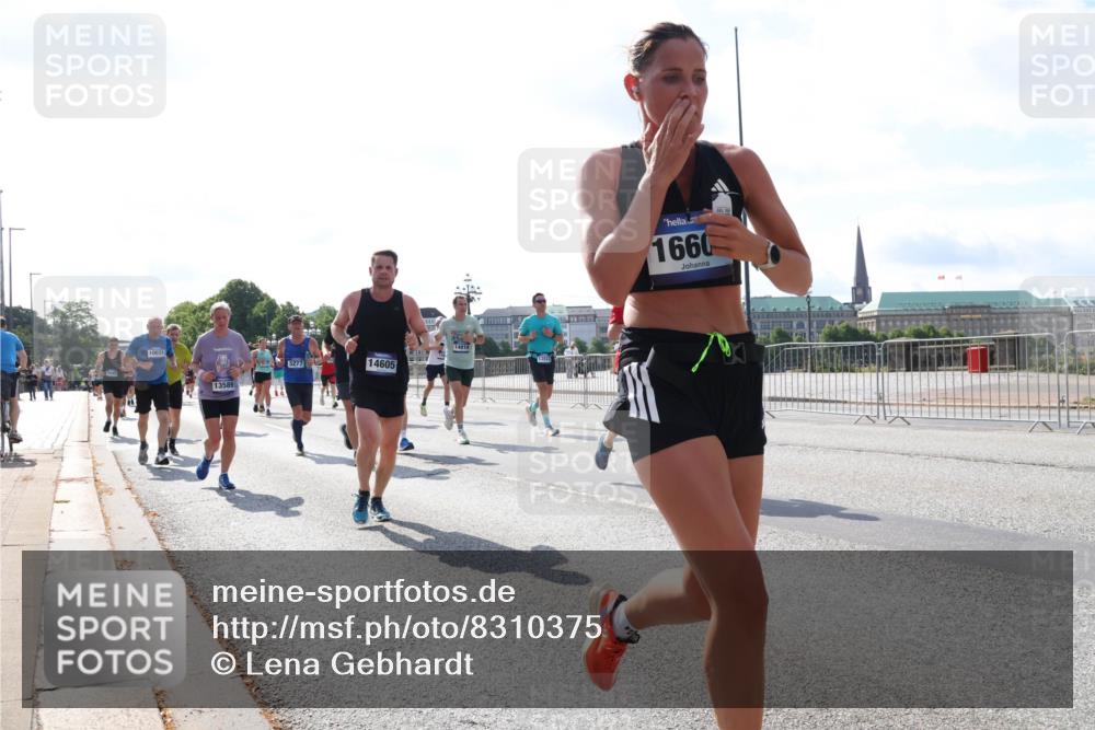 29.06.2025 - hella hamburg halbmarathon Lena Gebhardt http://msf.ph/oto/8310375 29.06.2025 09:59:47 Lombardsbrücke 10031, 13589, 5277, 14605, 14818, 1660, 1006, 1125, 1319, 1334, 1366, 1595, 1642, 1834, 1914, 1955, 2282, 2348, 2364, 2391, 2432, 2582, 2584, 2630, 2676, 2677, 2910, 3112, 3279, 3668, 3836, 4013, 4231, 4426, 4772, 4837, 5015, 5134, 5277, 5299, 5341, 5465, 5866, 6174, 6201, 6202, 6414, 6415, 6416, 6462, 6587, 7037, 7395, 7833, 8330, 8520, 8542, 8652, 8846, 8929, 9142, 9488, 9903, 9907, 9922, 9984, 10020, 10031, 11039, 11568, 11844 meine-sportfotos.de